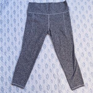 Athleta Salutation Stash High Rise 7/8 Leggings